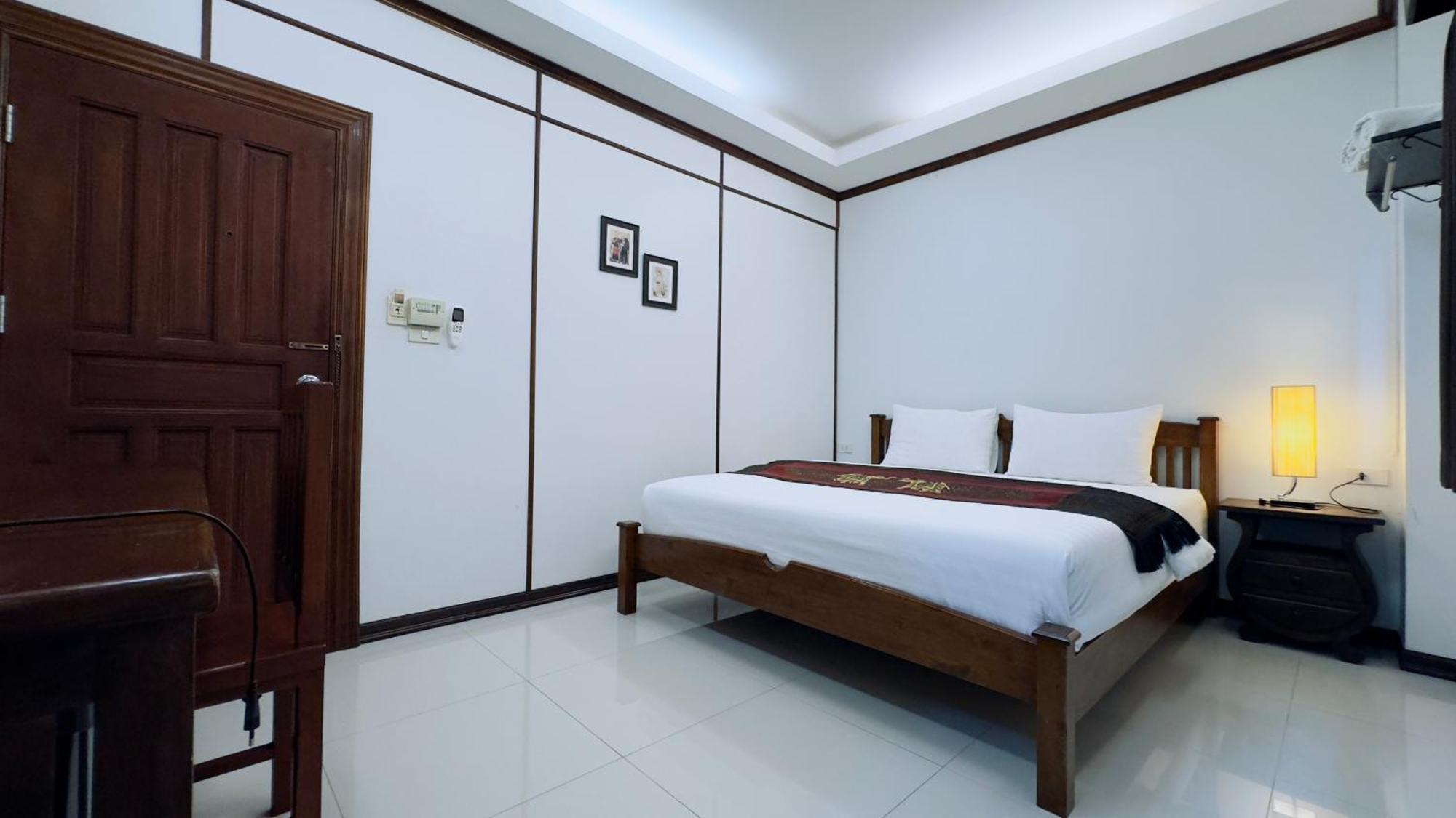 Guest house Ez House 2*